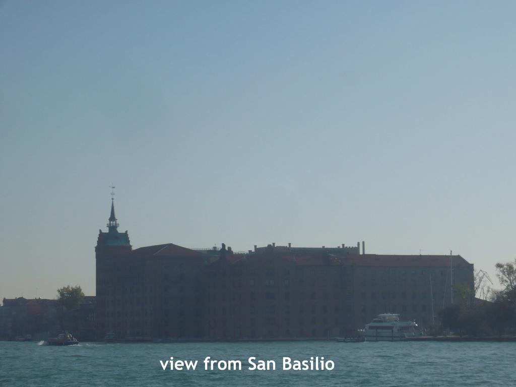 Апартаменти Cruise Harbor Next 4Pax, Mob Aircond, Wifi Венеція Екстер'єр фото